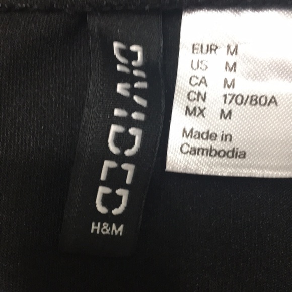 H&M Divided Bow Front Black Skirt Medium - Picture 7 of 8